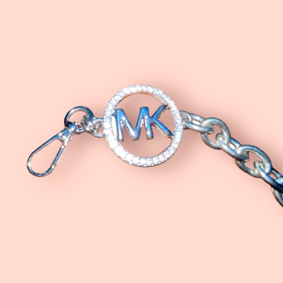 Michael Kors Women’s Adjustable Chain Link Belt - Picture 4 of 4